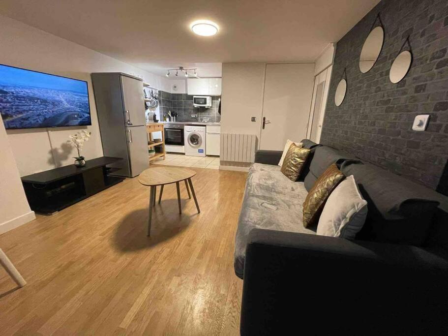 Magnifique Duplex 45 M2 Aux Portes De Paris Metro Barbara A 30Mn Expo Porte De Versailles Montrouge Luaran gambar