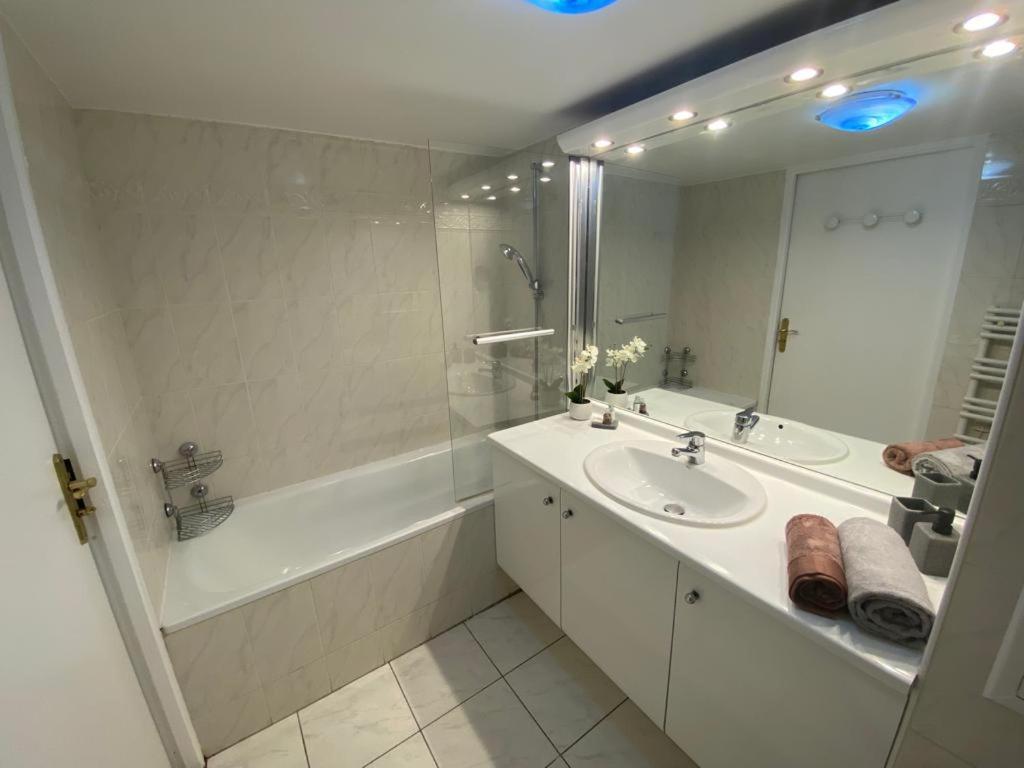 Magnifique Duplex 45 M2 Aux Portes De Paris Metro Barbara A 30Mn Expo Porte De Versailles Montrouge Luaran gambar